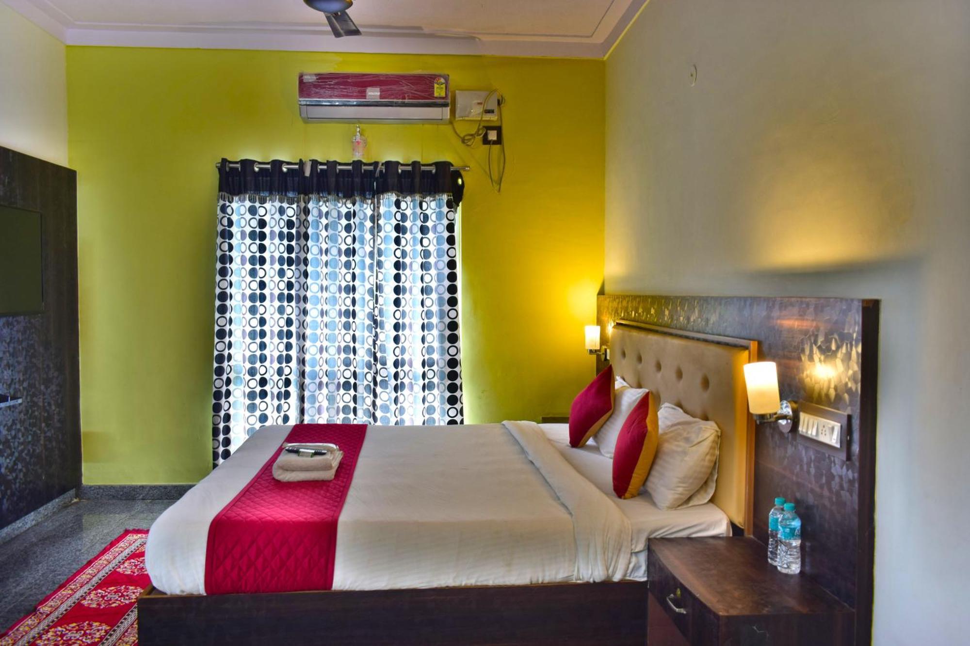 Dolphin Resort Yelagiri Exterior photo